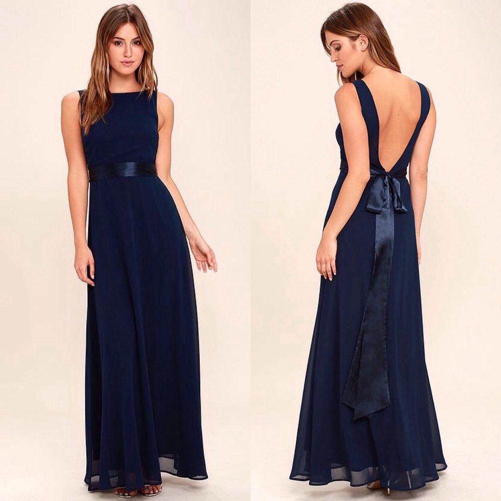 Lulu's elegant, maxi dress.
